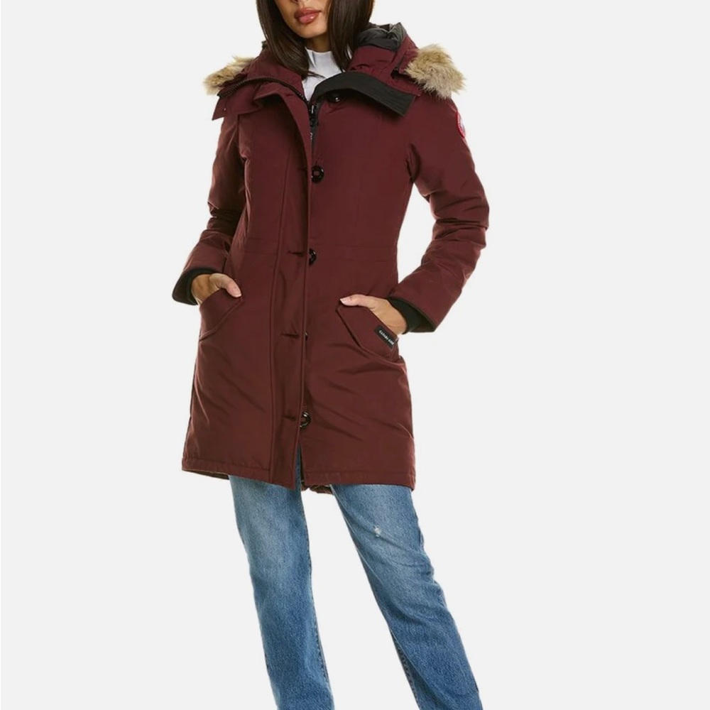 Canada Goose Rossclair down parka in size xs colour as shown in photo (burgundy)